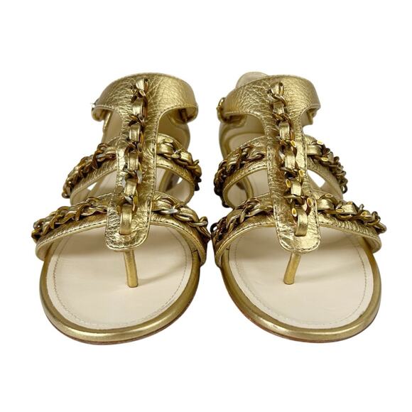 CHANEL Gold Metallic Leather Chain Accent Interlocking CC Flat Sandals - Picture 4 of 14